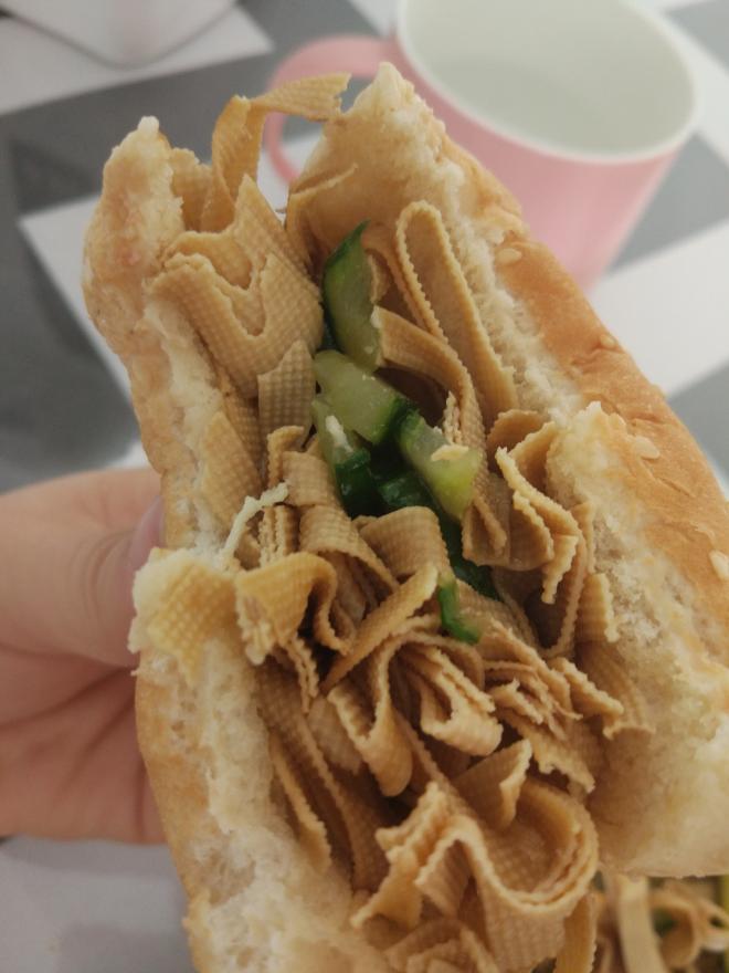 吃饱饱减肥餐45、黄瓜豆皮汉堡