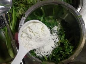 加入适量的面粉