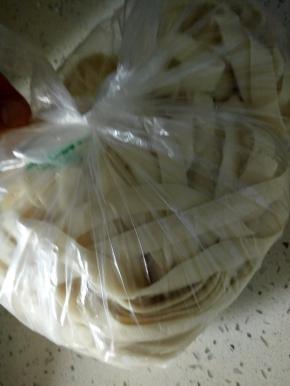 手擀宽面适量