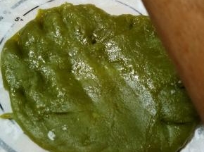 加入油，放揉面垫，用擀面杖打几下！