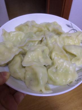 7.	煮几分钟左右水饺熟，出锅