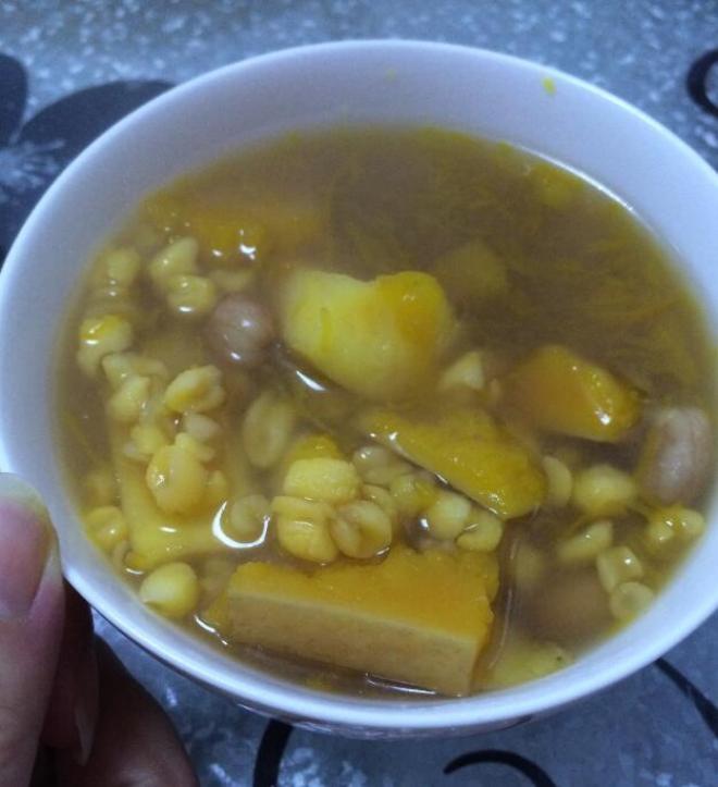 玉米渣南瓜粥