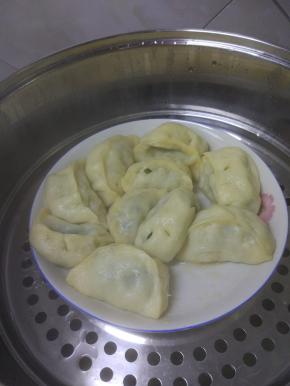 素馅，肉馅不同，蒸十五道二十分钟，待水饺外皮鼓起来即可