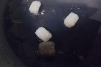 搓成条状，切块即可