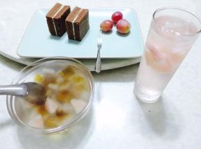 可以加入仙草，水果，酸奶~