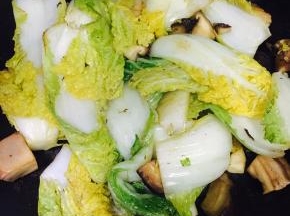 盖上锅盖焖1分钟出锅