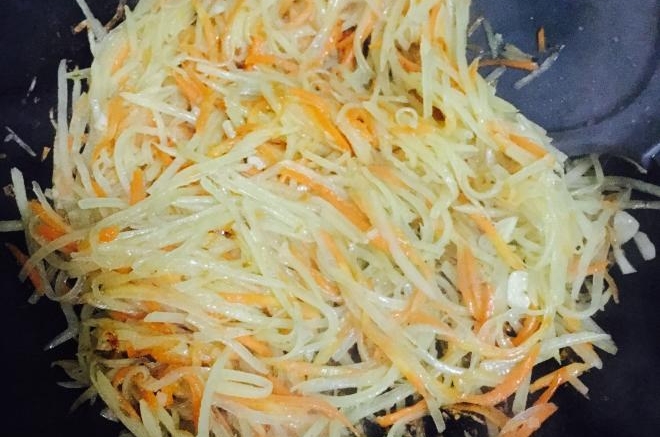炒胡萝卜土豆丝