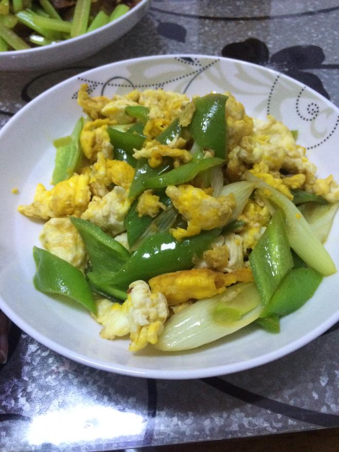 长辣椒炒鸡蛋