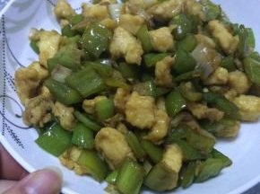 6.	翻炒均匀即可出锅。