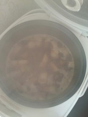 4.	炖至大约20分钟左右即可出锅。