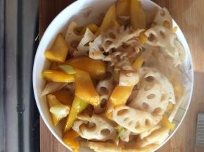 5.	翻炒一分钟左右，翻炒均匀即可出锅。