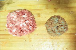 猪肉、虾肉也切成末