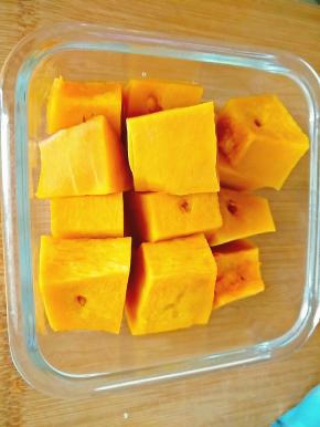 放入微波炉，筷子能扎透就行