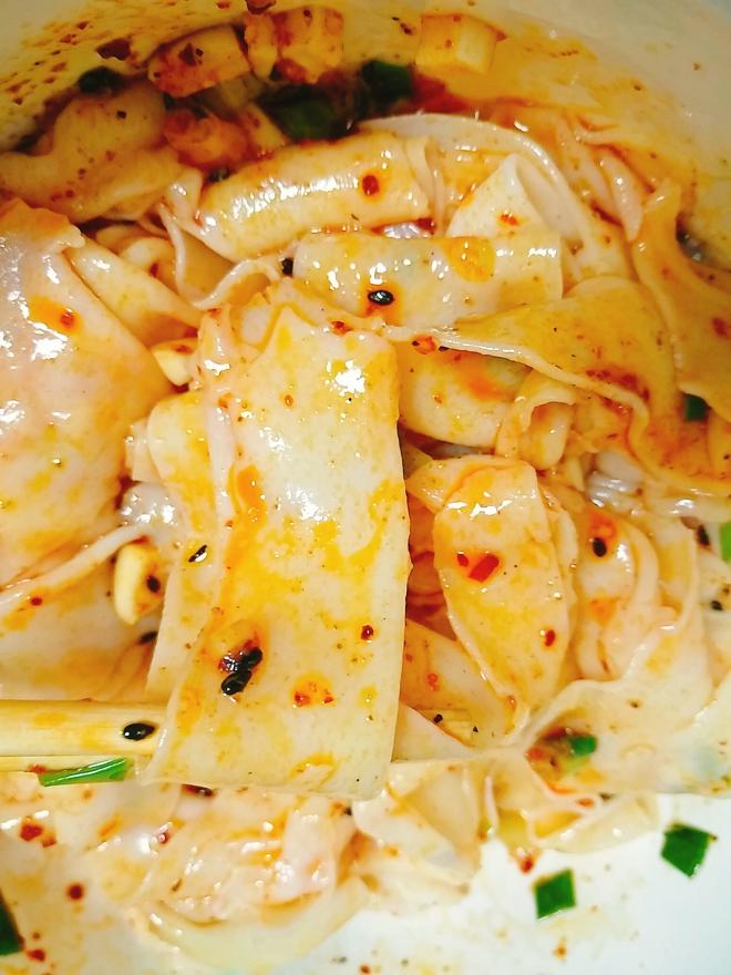 饺子皮版油泼面