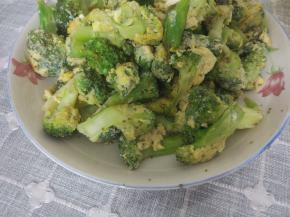 关火，即可西蓝花焯水之后已经熟了，后面炒的时候一定要快，不然西蓝花炒火大了就软了