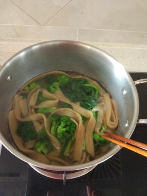 放入准备好的青菜