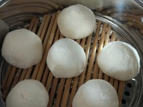 做成馒头之后放入锅内，醒二十分钟