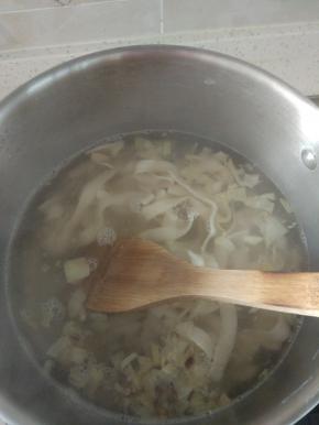 水烧开，放入面条