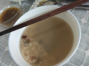 大火烧开，转小火二十-三十分钟，豆子煮软即可