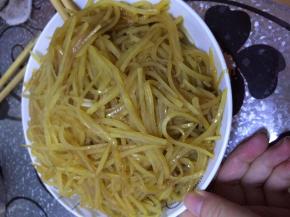 翻炒几分钟，土豆软即可