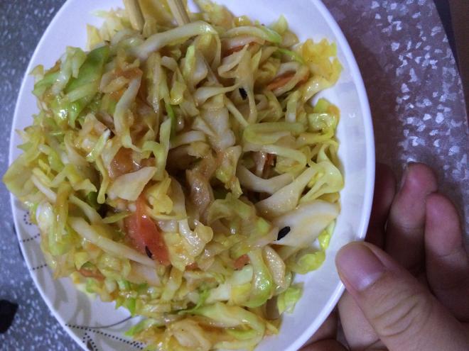 西红柿炒卷心菜