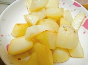 4.低温炸可以使土豆内部熟外部不焦，炸软土豆即可。