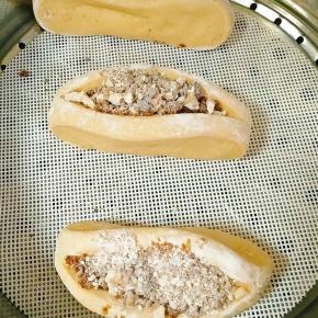 10.水沸上蒸锅大火蒸12分钟，关火焖3分钟。