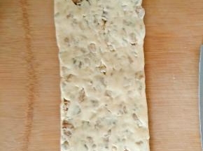 6.搅拌均匀后，整形晾凉。