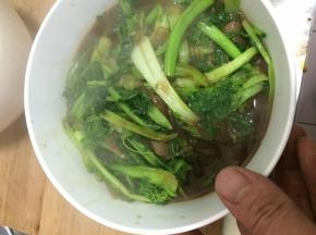 炖制两分钟即可出锅