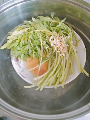 4.水沸上蒸锅蒸5分钟取出。