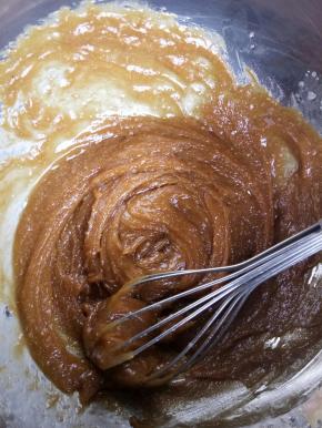 加入花生酱拌匀，