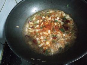 5.加入适量水，大火收汁即可出锅。