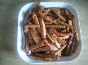 5.拌匀后就可以装盘了。