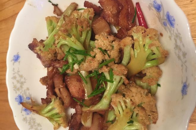 五花肉炒有机花菜