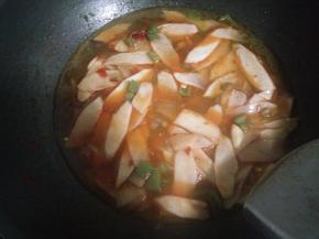 4.加适量水，放少量盐。