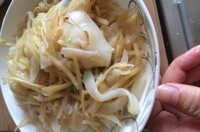 土豆丝炒凉皮