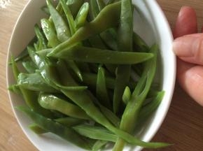 添加调料，搅拌均匀即可