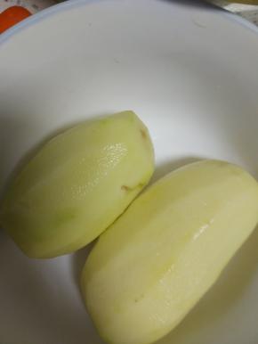 土豆洗净去皮