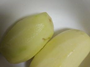 土豆洗净去皮