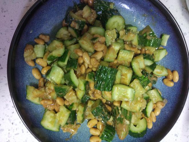 吃饱饱减肥餐95、麻汁黄瓜黄豆