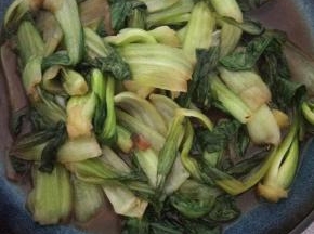 快速翻炒出锅，我这个油菜有点炒老了