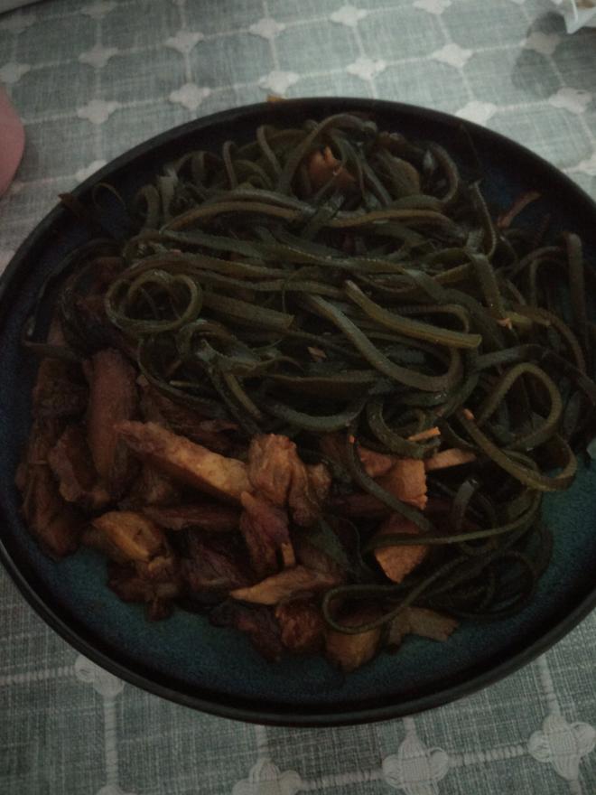吃饱饱减肥餐97、腊肉炖海带