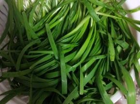 韭菜适量控干水分