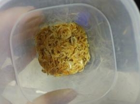 虾皮适量，洗净备用