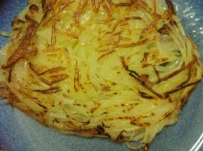 两面煎黄出锅撒上适量的盐即可