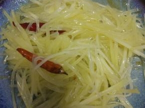 快速翻炒均匀，即可