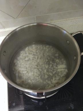 马蹄蓉加适量的水煮开