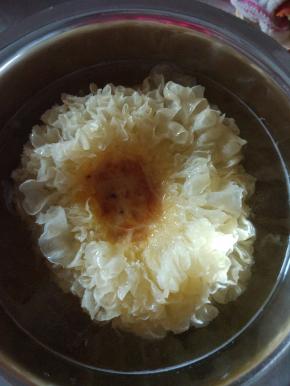 银耳一朵，提前泡发