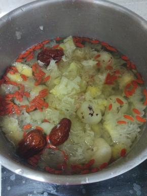 大火煮开，二十分钟炖软糯