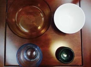 Then choose all kind of bowl to take the fruit into in order to completely enhance your texture during this process.